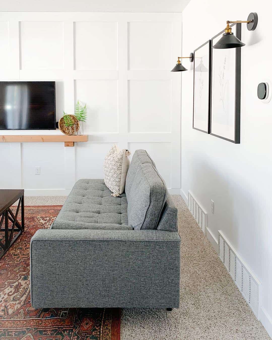 Minimalistic Living Room With Black Accents - Soul & Lane