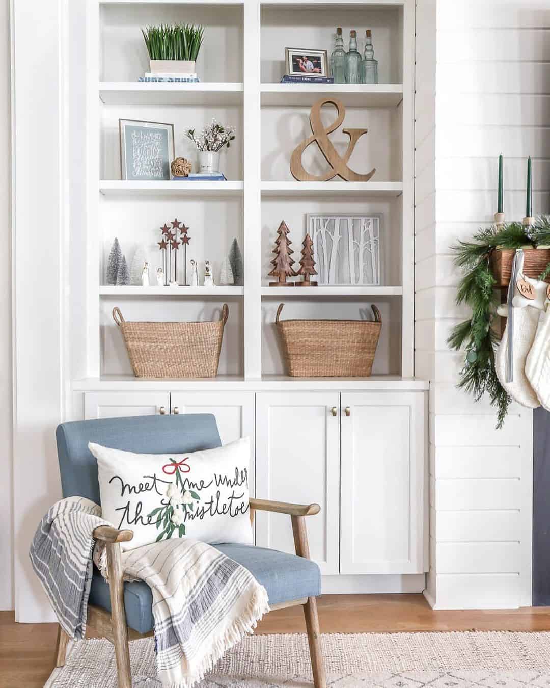 24 Bright and Refreshing Modern Coastal Living Rooms