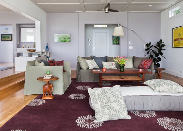 Creative and Practical: 16 Living Room Decorating Ideas With Floor Cushions