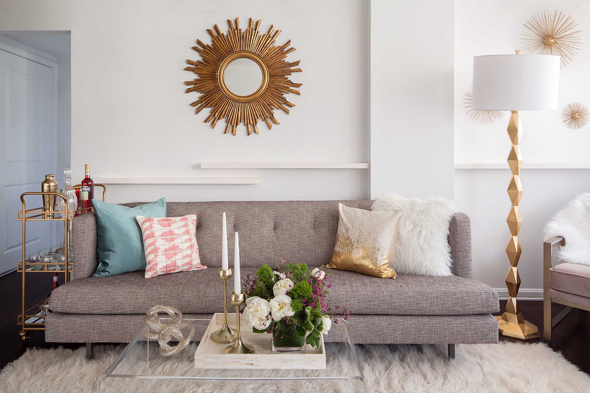 How to Decorate a Small Living Room in 17 Ways