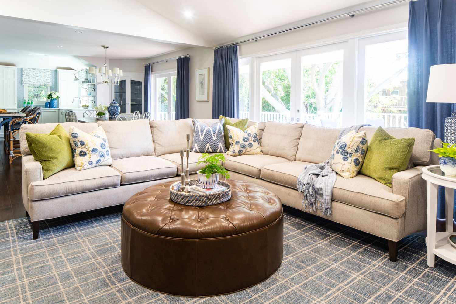 Modern Living Room With Sectional Sofa | Baci Living Room