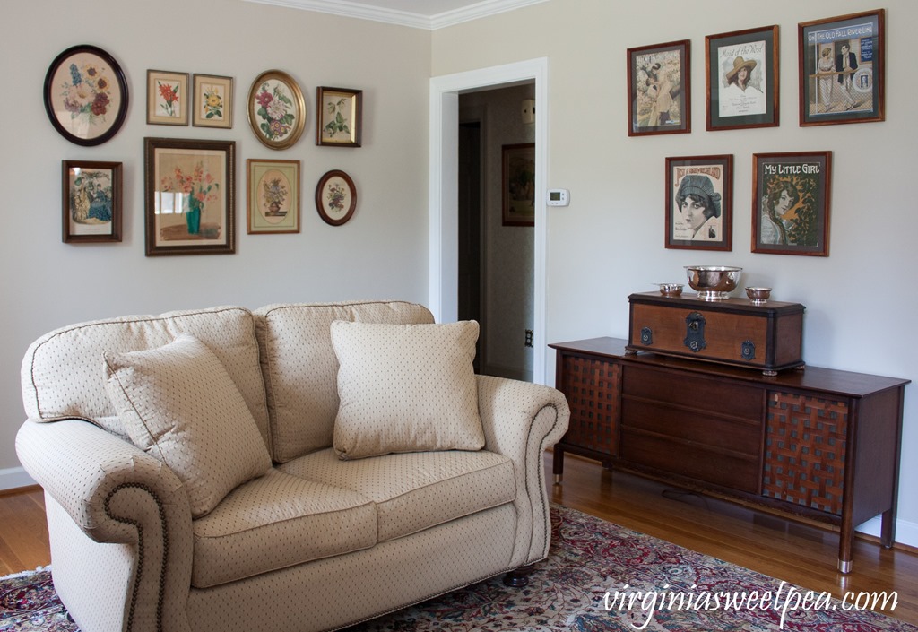 Vintage Fall Decor in the Living Room - Sweet Pea